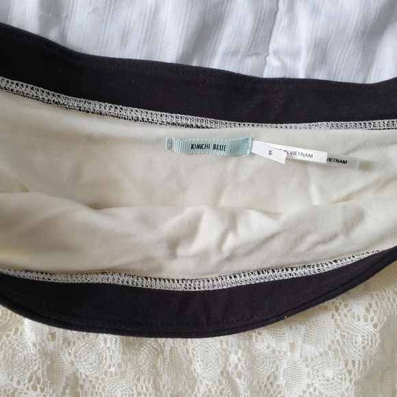 Uo Kimchi Blue Off Shoulder Lace Crop Contrast Shoulder Hem - Picture 4 of 5